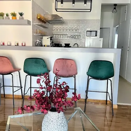 Apartment 2bdr Boutique Full In Plaka Athens