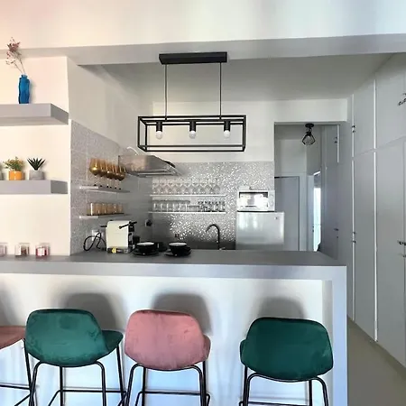Apartment 2bdr Boutique Full In Plaka Athens