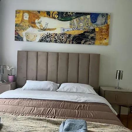 2bdr Boutique Full In Plaka Apartment