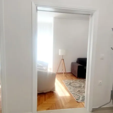 Near Nearchos Cultural Center Apartment Athens