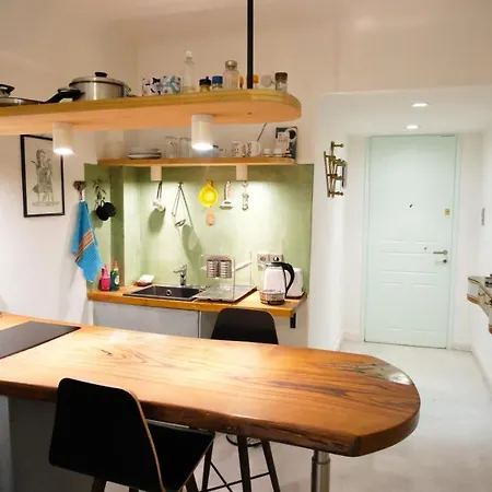 Calm And Cozy Flat With Romantic Garden * أثينا