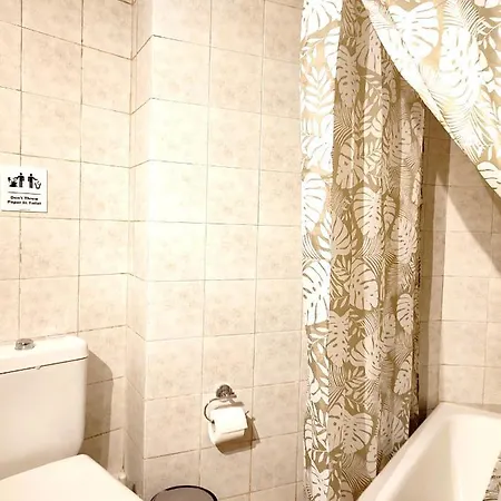 Elia Apartment *