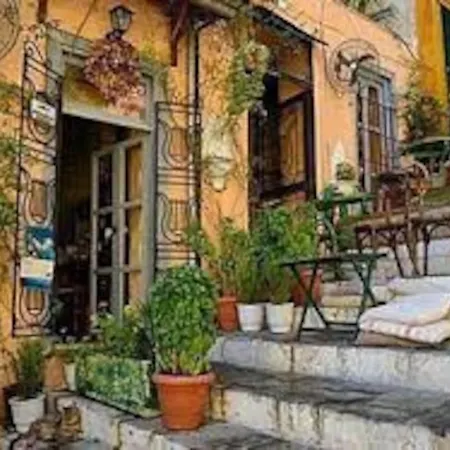Apartment Staying Besides Acropolis!