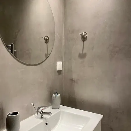 Plaka Downtown 2 Bedroom Basement Apartment Athens