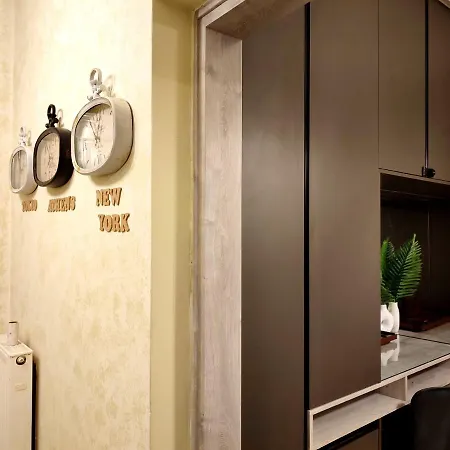 Elia Apartment *