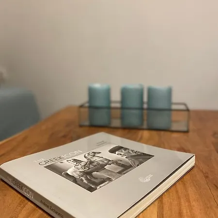 Apartment Plaka Downtown 2 Bedroom Basement *