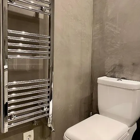 Plaka Downtown 2 Bedroom Basement