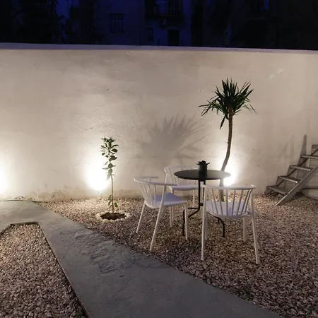 Patio Near Metro & Acropolis Apartment Athens