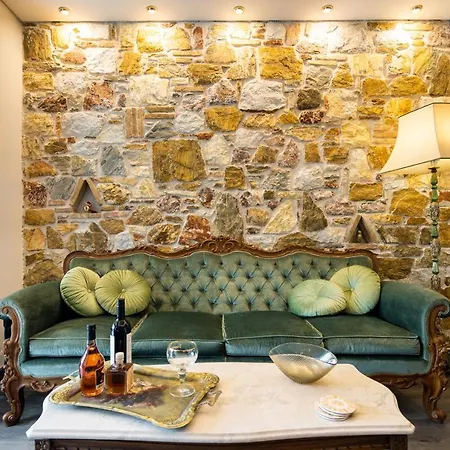 Queen's Stone Legend, Royal Living By Acropolis Casa vacanze