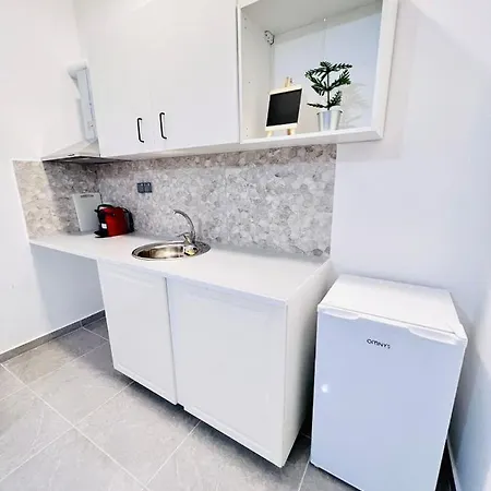 Sky Inn With Wonderful Acropolis View In Neos Kosmos Pensiune Atena