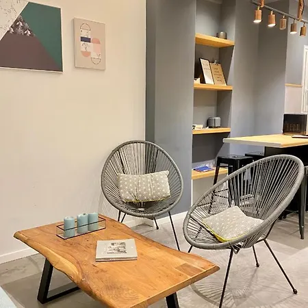 Plaka Downtown 2 Bedroom Basement * Athens