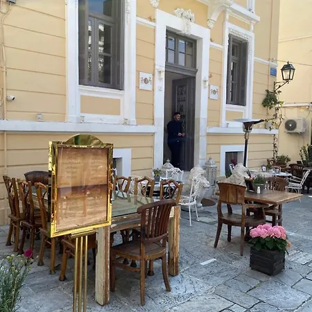 Apartment Plaka Downtown 2 Bedroom Basement *