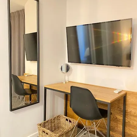 Plaka Downtown 2 Bedroom Basement * Athens