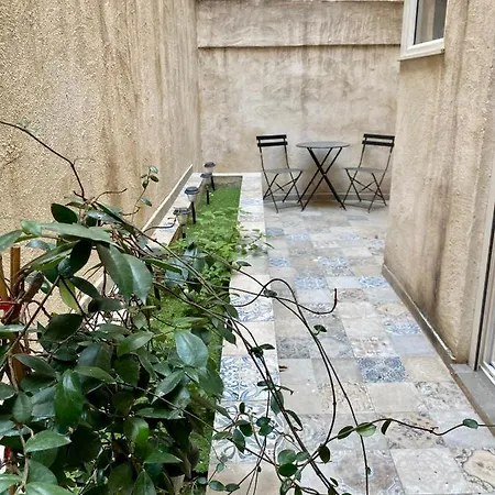Apartment Plaka Downtown 2 Bedroom Basement *