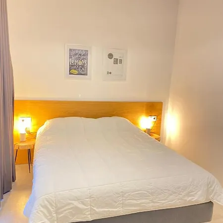 Plaka Downtown 2 Bedroom Basement