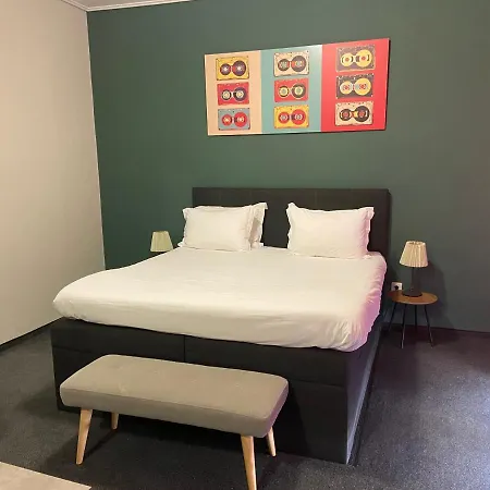 Aparthotel Connect 3*