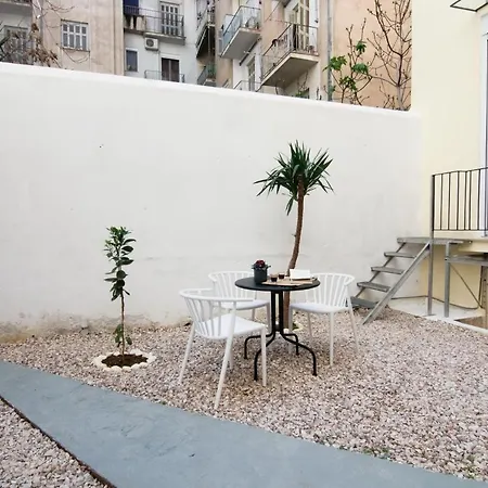 Patio Near Metro & Acropolis Athens