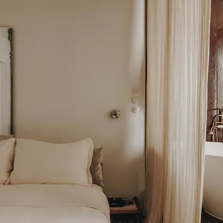 Mona Otel Atina