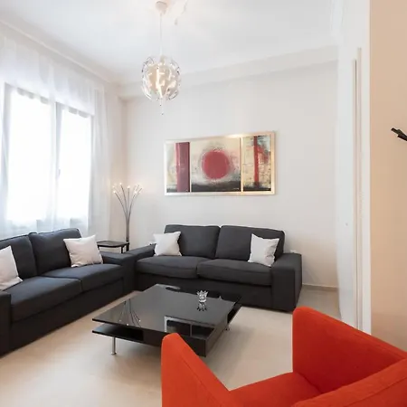 Modern 2-bedroom Apt, 200m From The Acropolis * Atene