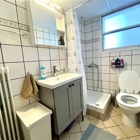 Modern & Quiet 4th Floor Flat - 3' From Metro *