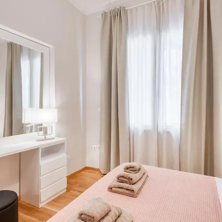 Appartamento Modern 2-bedroom Apt, 200m From The Acropolis *