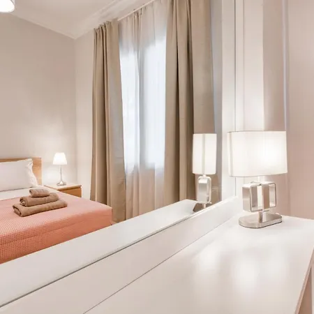 Appartamento Modern 2-bedroom Apt, 200m From The Acropolis *