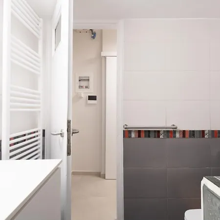 Modern 2-bedroom Apt, 200m From The Acropolis Appartamento *