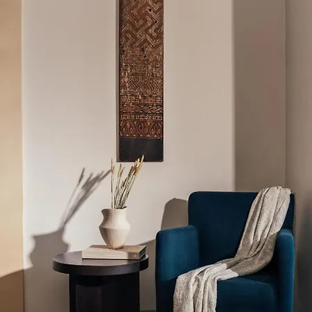 Life Gallery Hotel