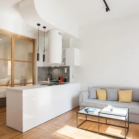 Daire Discover Center By Foot, From Bright 1bdr! Atina