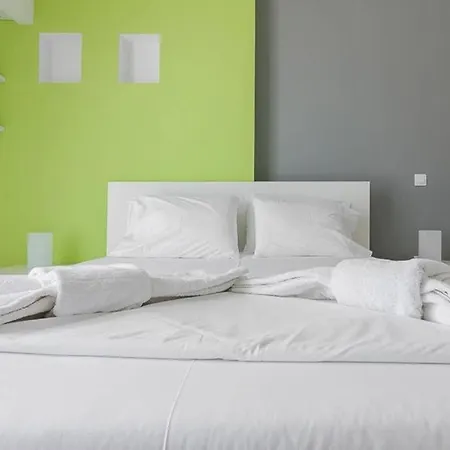 Sunlit 2br Oasis In Metaxourghio 3min From Metro Athens