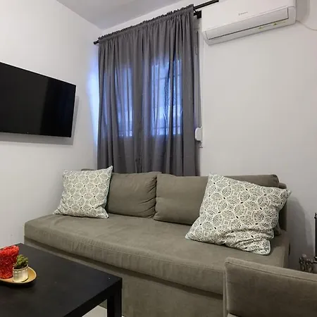Rizari Cozy Apartment