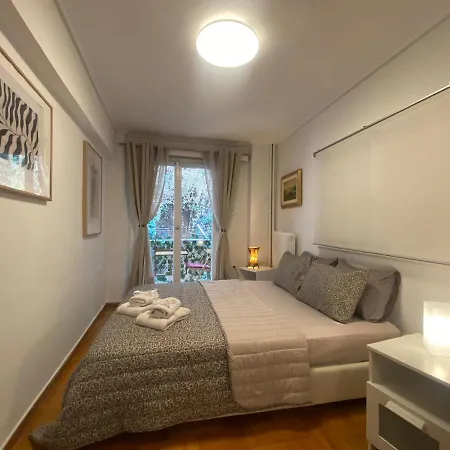 Chic Urban Living: In Acropolis-koukaki Apartamento Atenas
