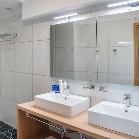 The Vault Hotel 4*