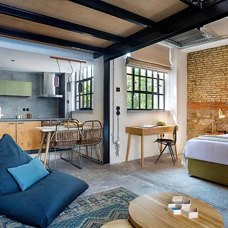 The Foundry Atena