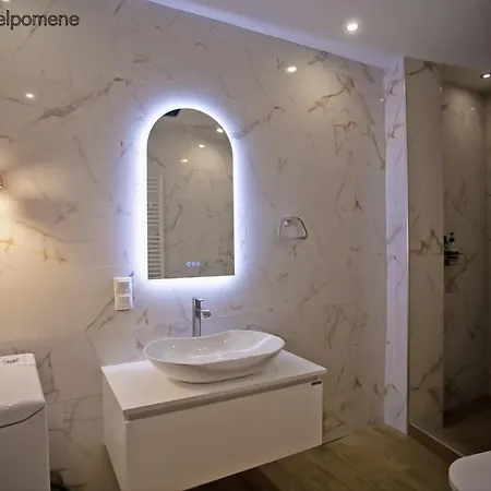 Appartamento Polymnia & Melpomene By Heloni *