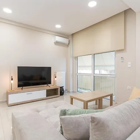 Cosy 2br Next To Bars & Restaurants Athens