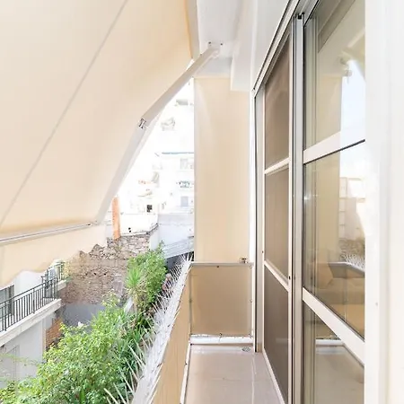 Cosy 2br Next To Bars & Restaurants Athens