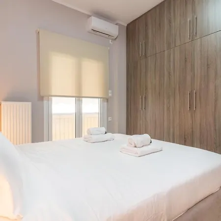 Cosy 2br Next To Bars & Restaurants Athens