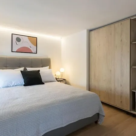 Academy Elegant Penthouse Loft / Stunning Terrace Appartement