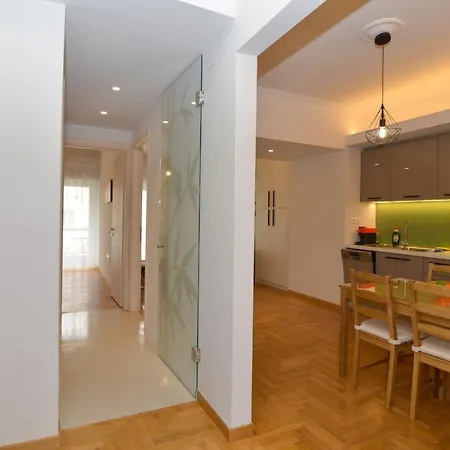Acropolis Area 2 Bedroom 2 Min From Metro Syngrou Athens