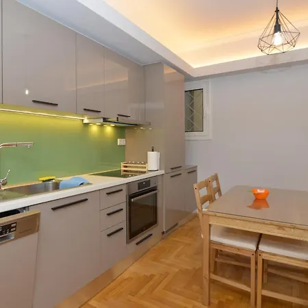 Acropolis Area 2 Bedroom 2 Min From Metro Syngrou Athens