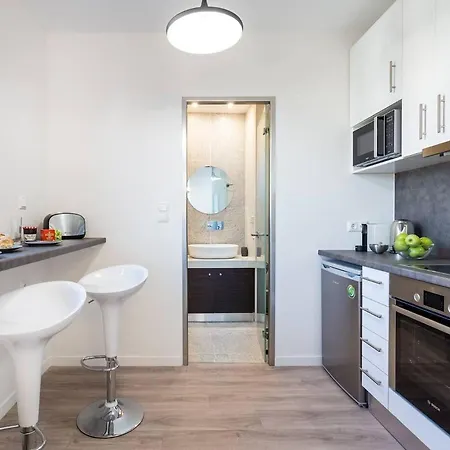 Emily In - Chic Flat With Terrace Syntagma E1