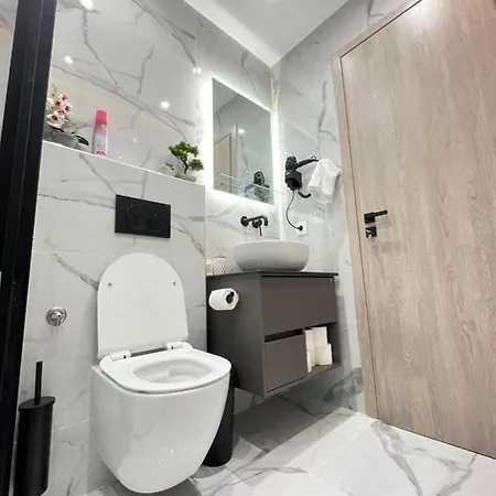 3bd Jacuzzi Mansion *