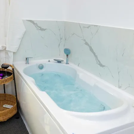 3bd Jacuzzi Mansion דירה אתונה