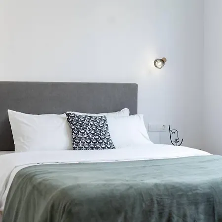 Heart: Downtown Apartment