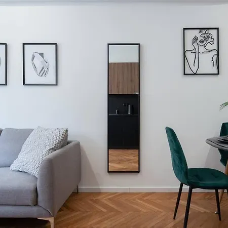 Apartment Heart: Downtown Athens