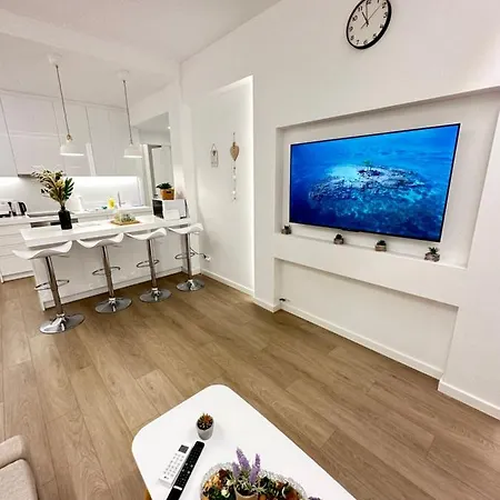 The Downtown Koukaki Spacious Luxury 5th Fl 2bd Apartment