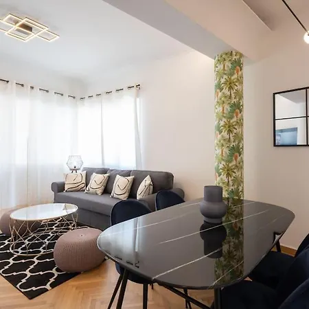 Prime Location Athens, Big Balcony אתונה