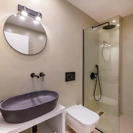 Large 2bedroom, 2bathroom Flat With Dining Space & Free Parking *