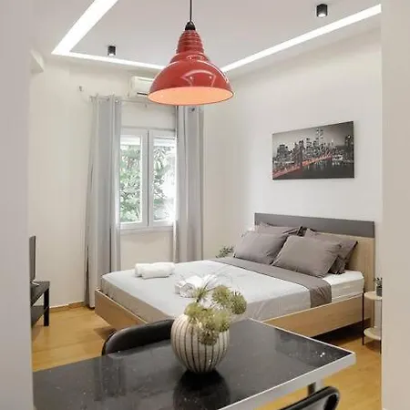At Eksarhia Center Apartment